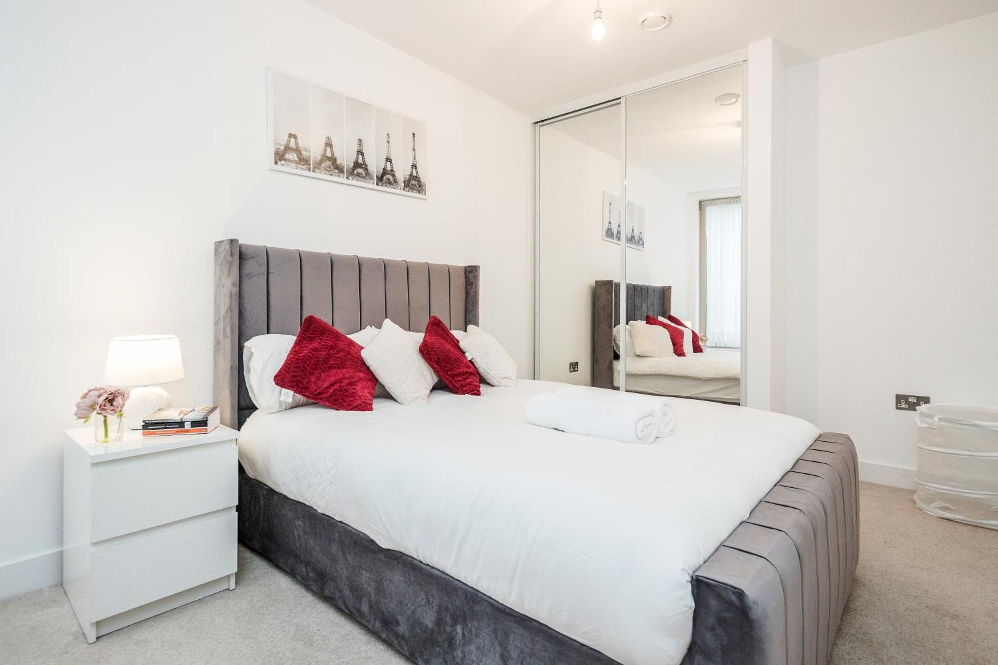 Deluxe Condo Beside 02 Arena And Central 伦敦 外观 照片